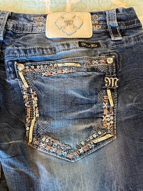 Miss Me Curvy Bermuda Shorts SZ 36 Mid-Rise Embellished Bling Pckts StretchDenim